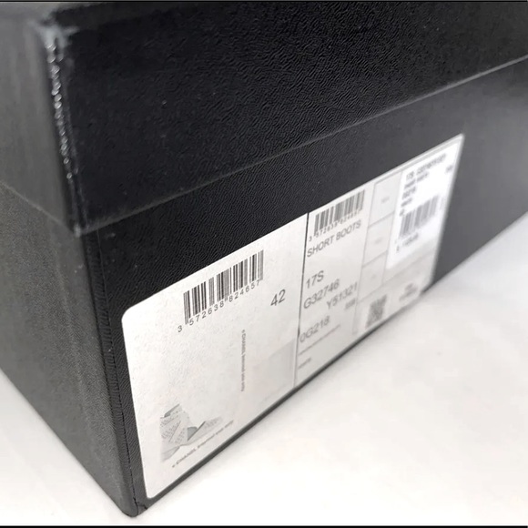 AUTHENTIC CHANEL 17S PERFORATED SUEDE WHITE SHORT BOOT $1125 42EU/12US - Picture 2 of 11